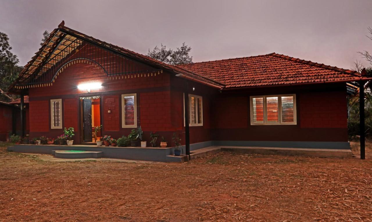 Hotel Allaranda Homestay Madikeri Exterior photo