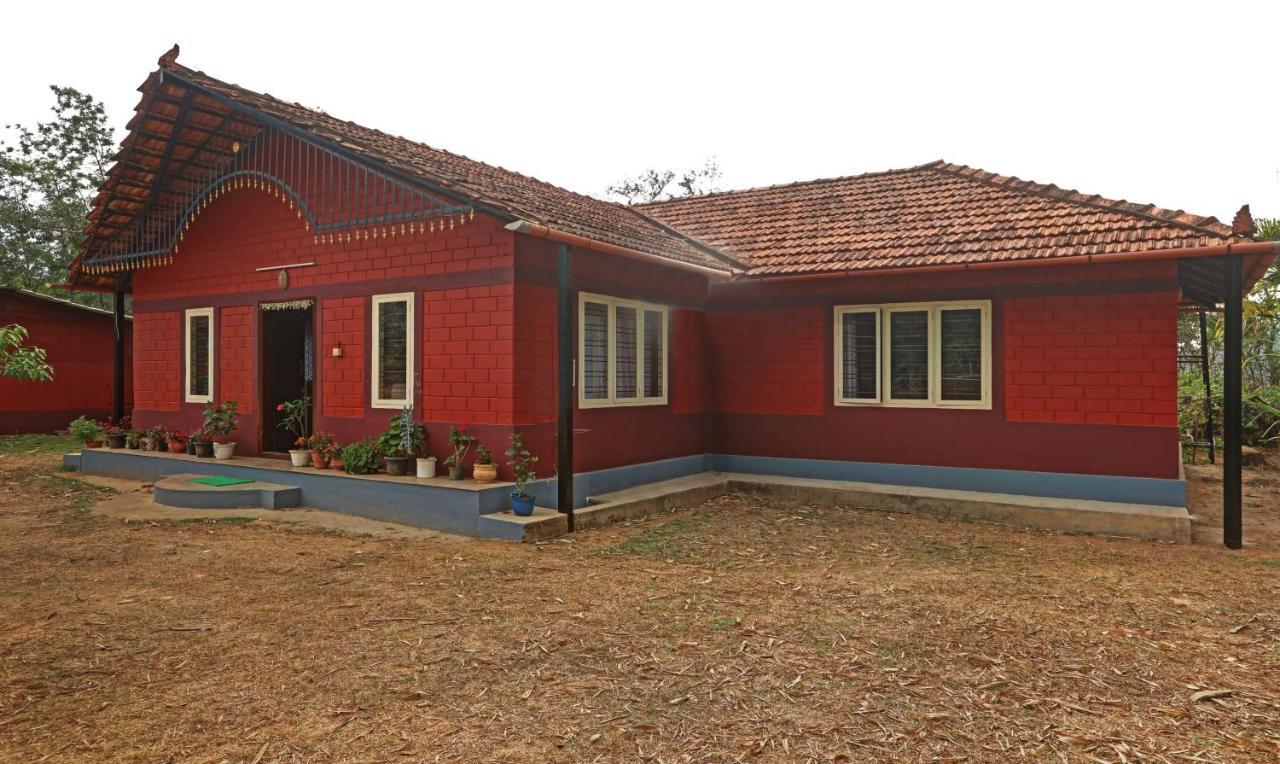 Hotel Allaranda Homestay Madikeri Exterior photo
